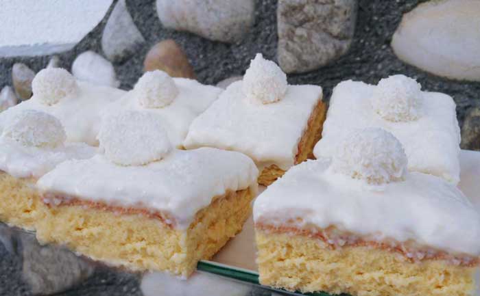Raffaelo Kokosschnitte | Blechkuchen | Kokospudding Schnitten | Conny's Küchlein