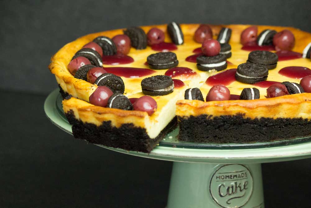 Oreo Cheesecake mit Weichsel-Topping