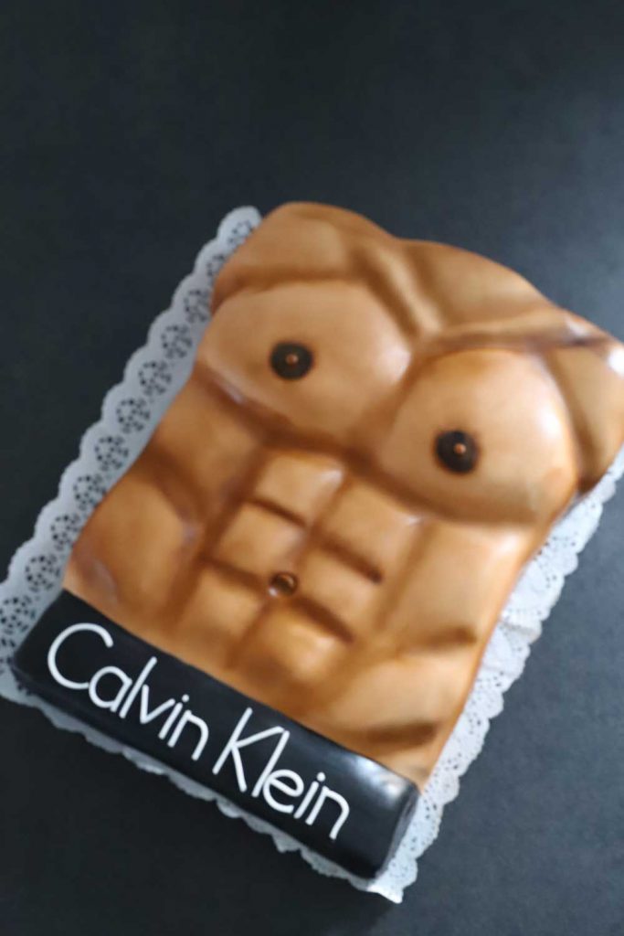 Sixpack_Oberkörper-Torte_Connys-Küchlein