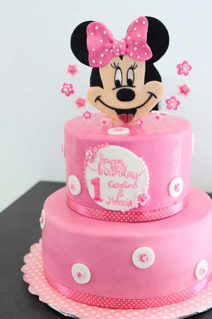 Minnie-Mouse-Cake-Minniemaus-Torte-Disney-Connys-Küchlein